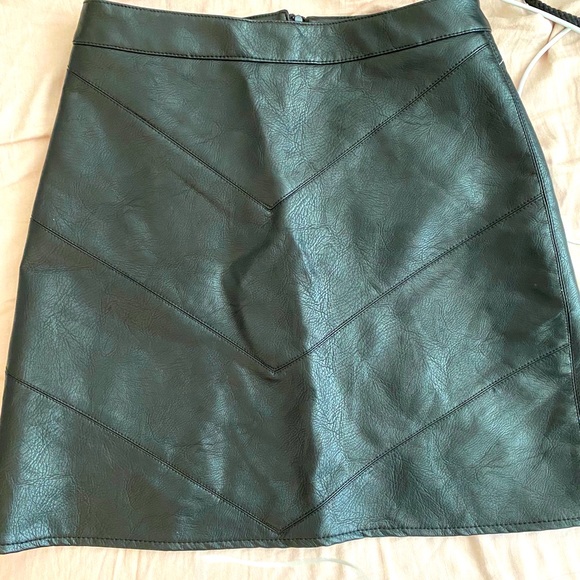 Leather Aline mini skirt - Picture 1 of 2